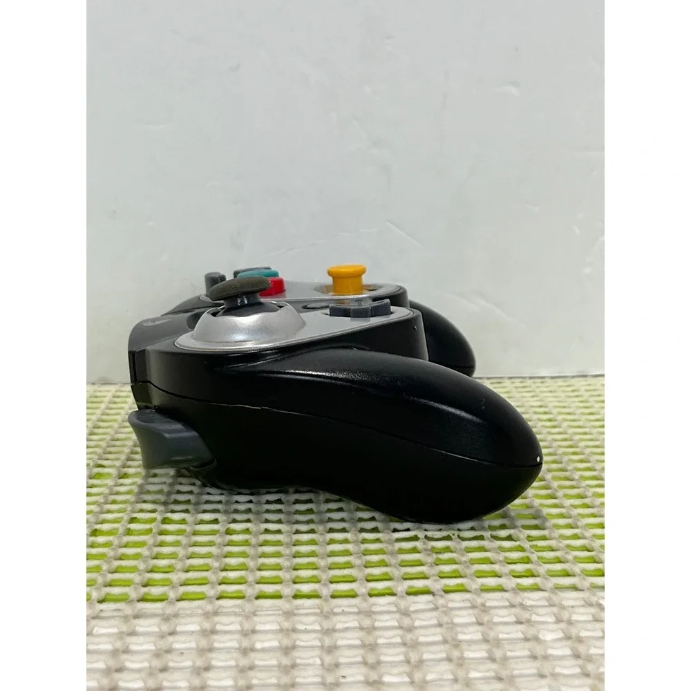 Pelican G3 Wireless Controller Nintendo GameCube Black Silver PL7055 No Receiver